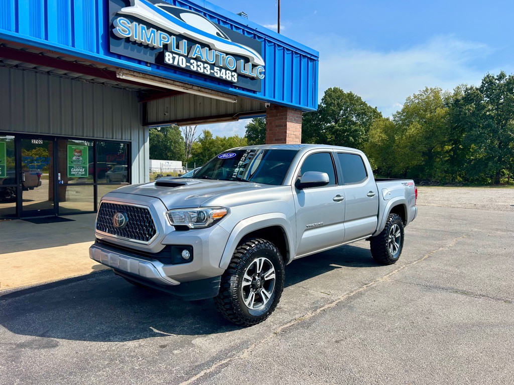 2019 Toyota Tacoma Image 2