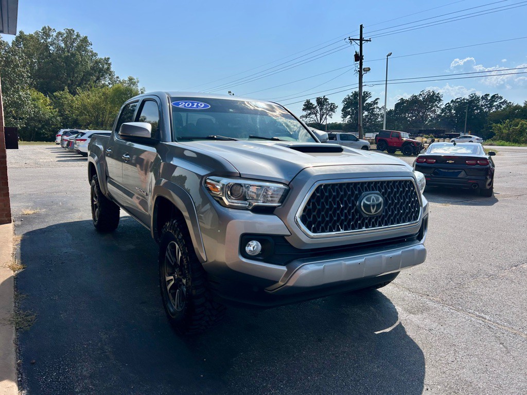 2019 Toyota Tacoma Image 3
