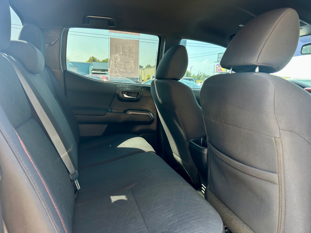 2019 Toyota Tacoma Image 8