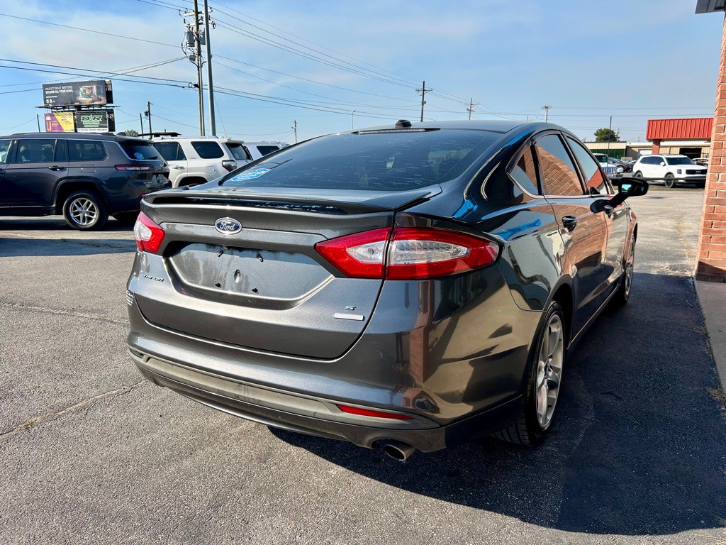 2016 Ford Fusion Image 4