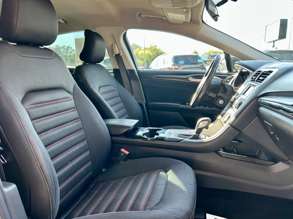 2016 Ford Fusion Image 7