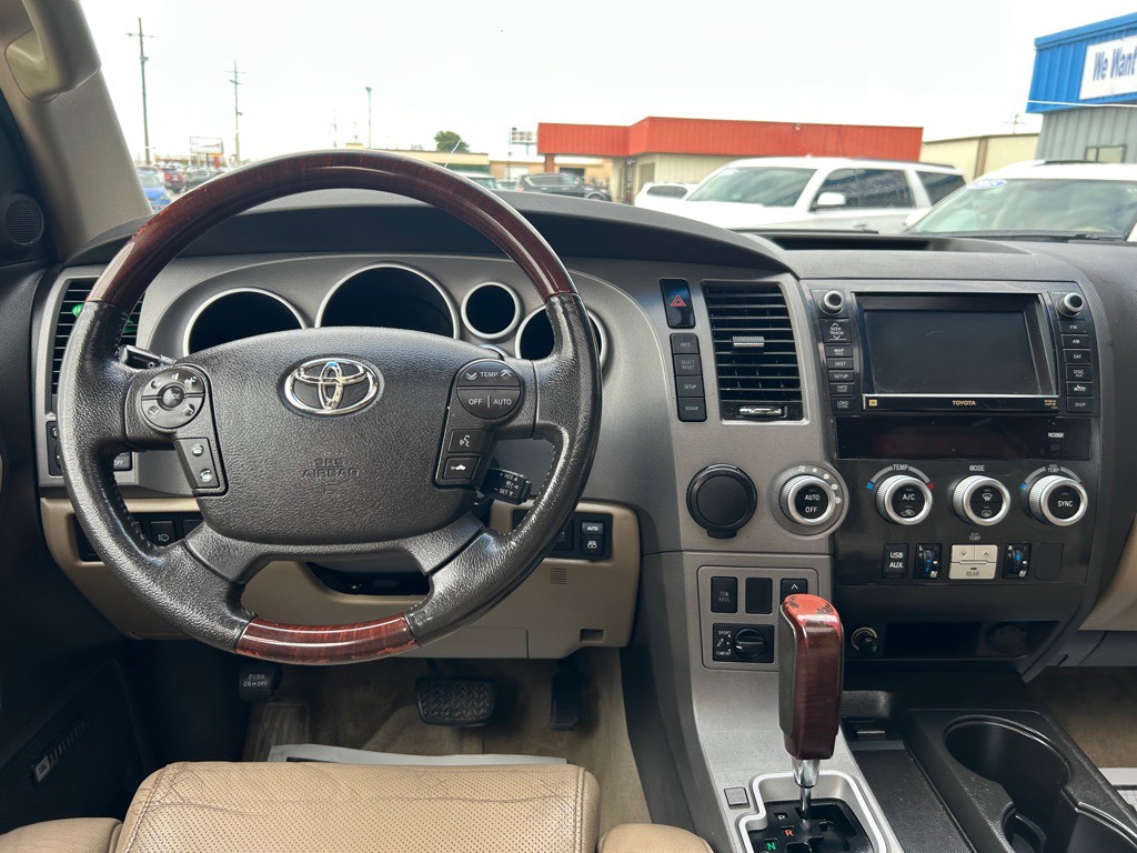 2011 Toyota Sequoia Image 7