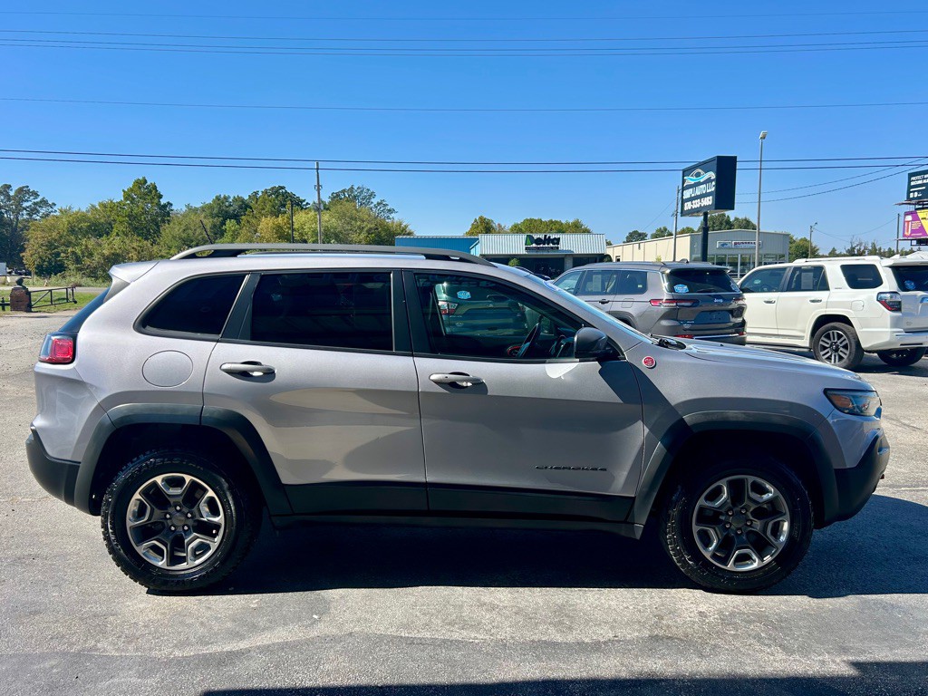 2019 Jeep Cherokee Image 4