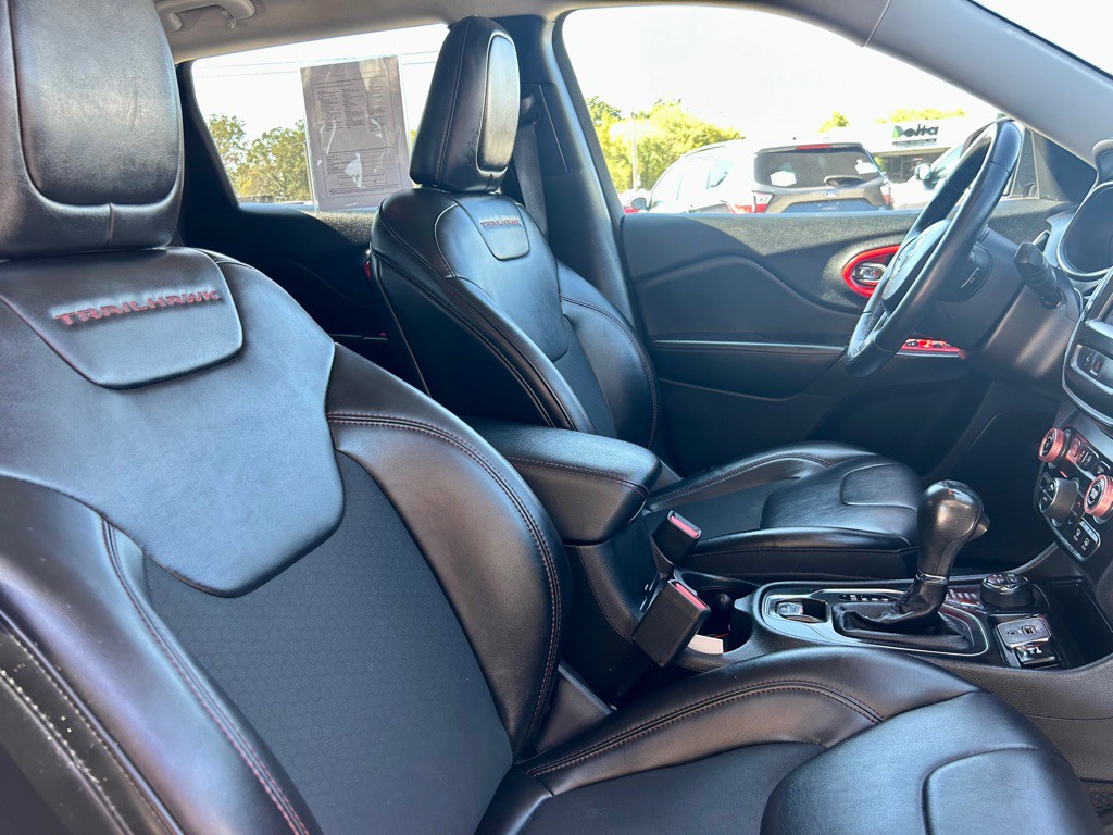 2019 Jeep Cherokee Image 8