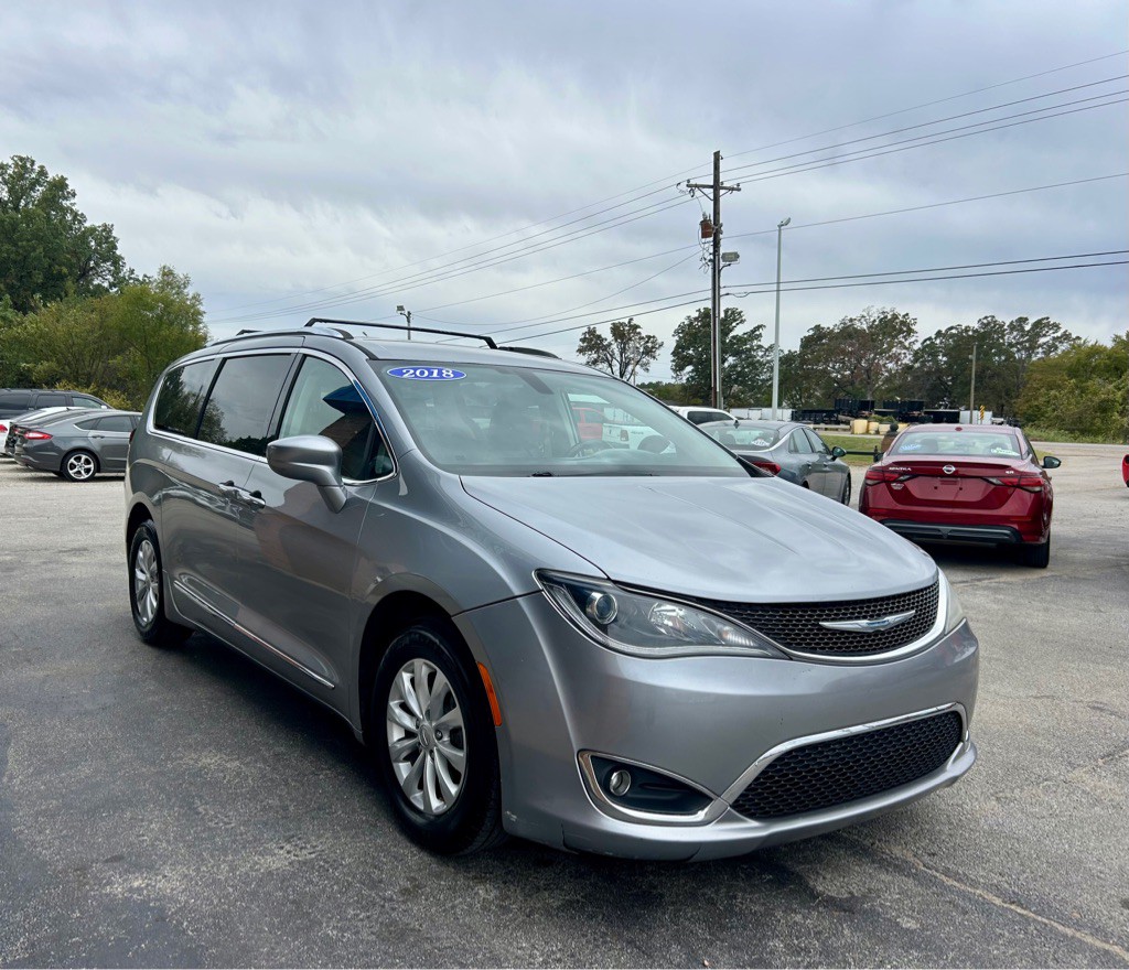 2018 Chrysler Pacifica Image 3