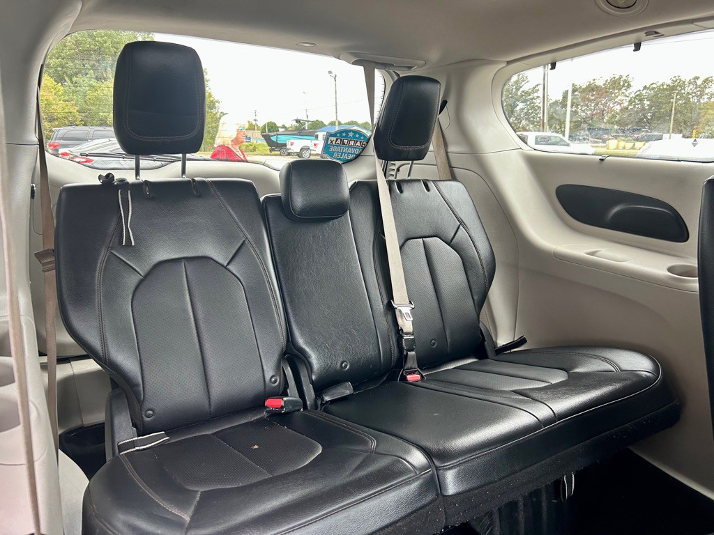 2018 Chrysler Pacifica Image 10