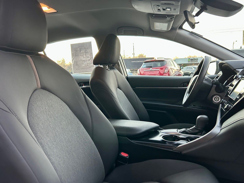 2019 Toyota Camry Image 8