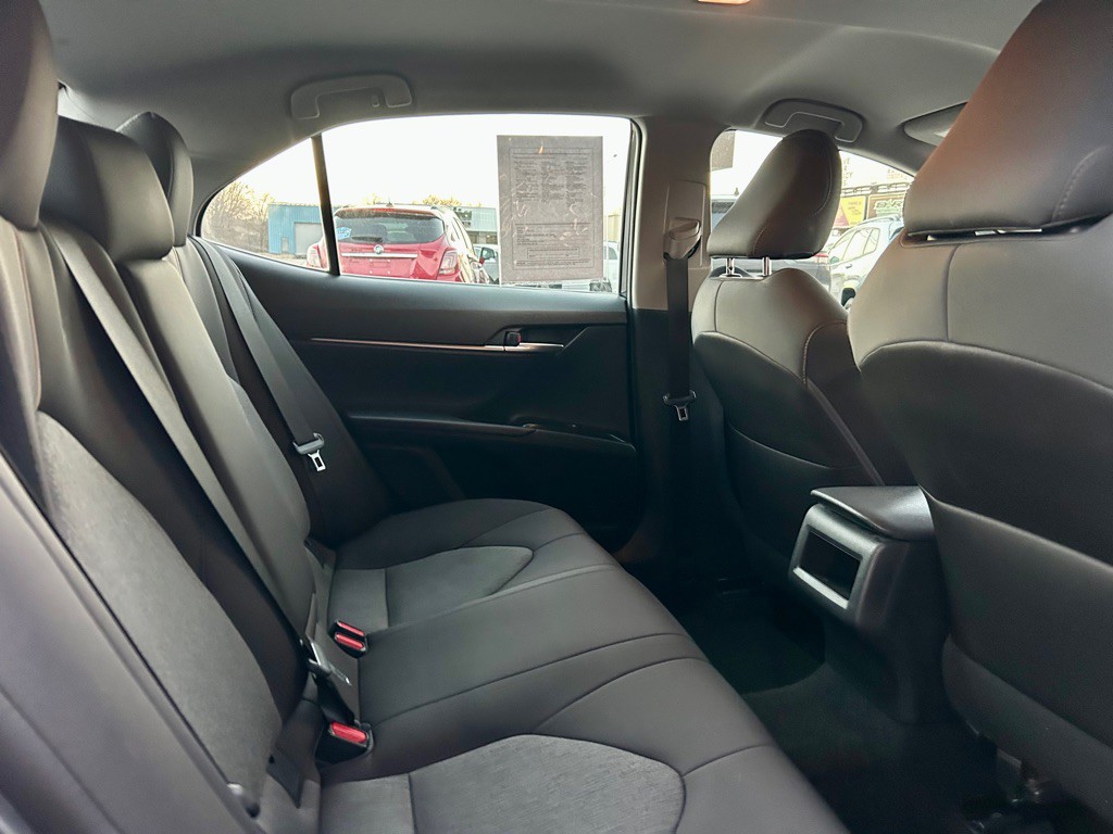 2019 Toyota Camry Image 9