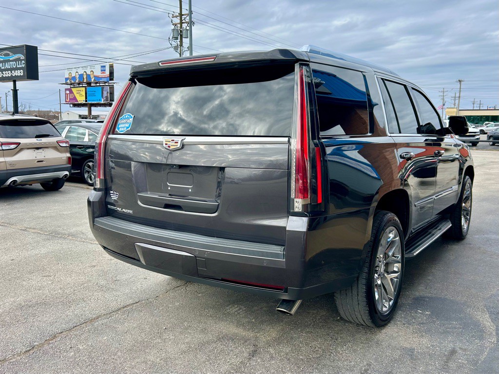 2018 Cadillac Escalade Image 3