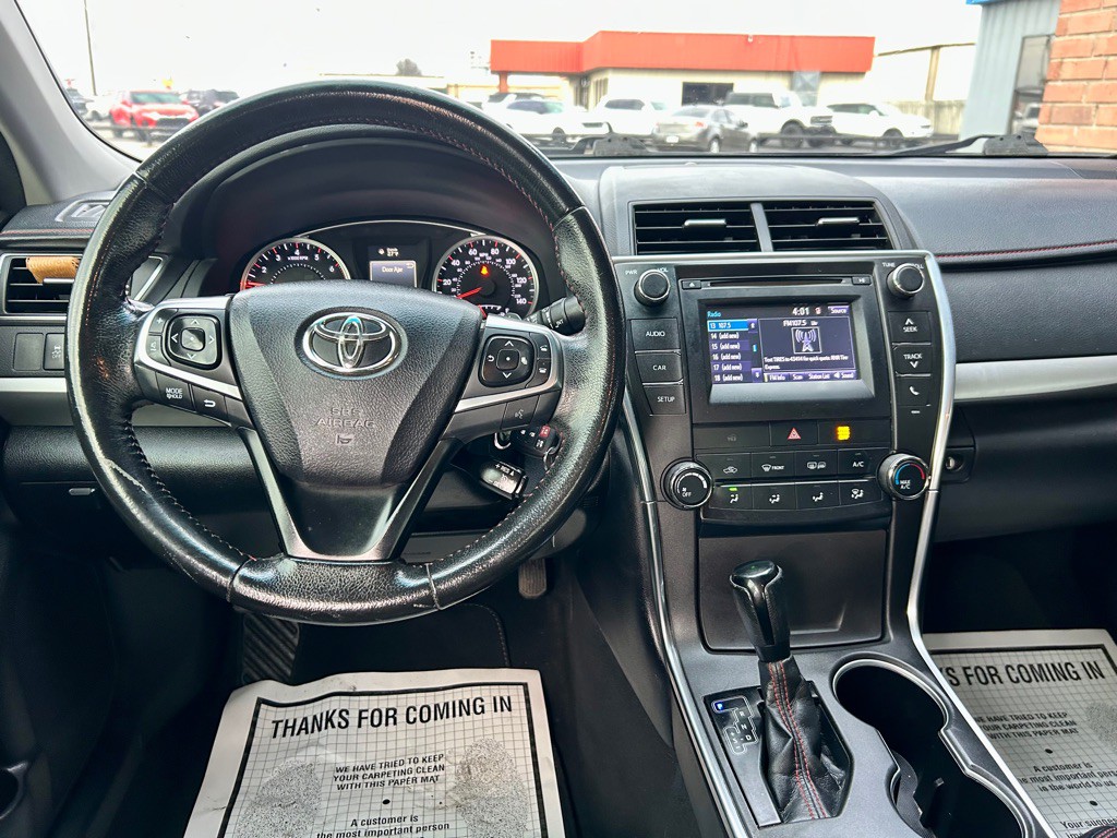 2016 Toyota Camry Image 7