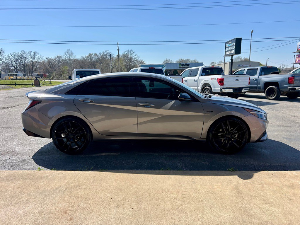 2021 Hyundai Elantra Image 4