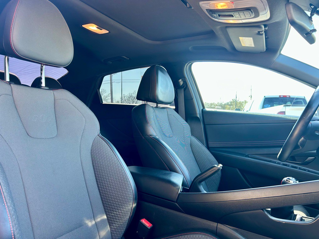 2021 Hyundai Elantra Image 8