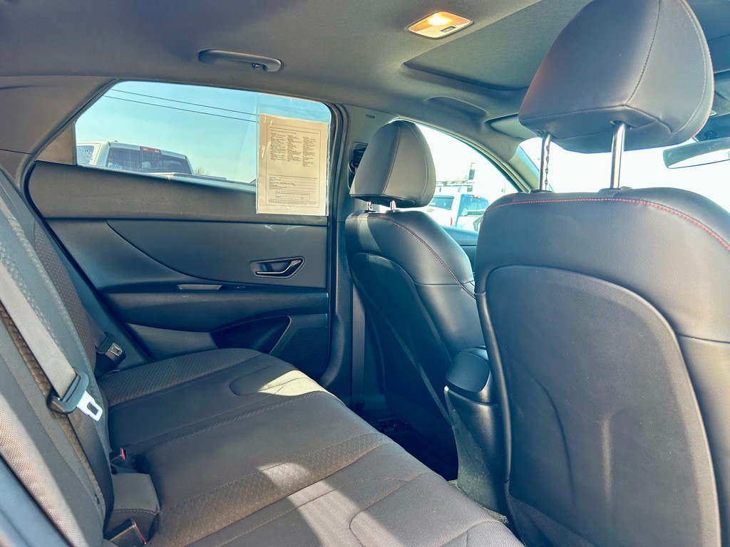 2021 Hyundai Elantra Image 9