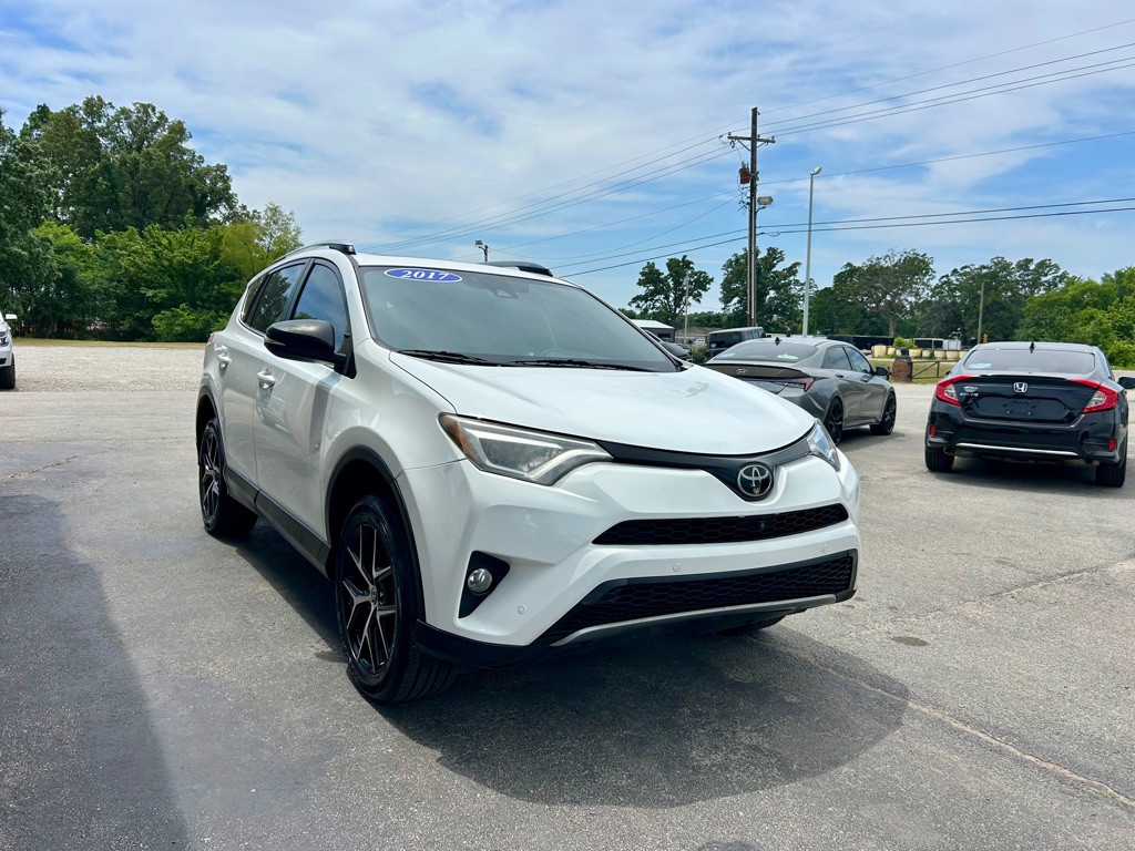 2017 Toyota Rav4 Image 3
