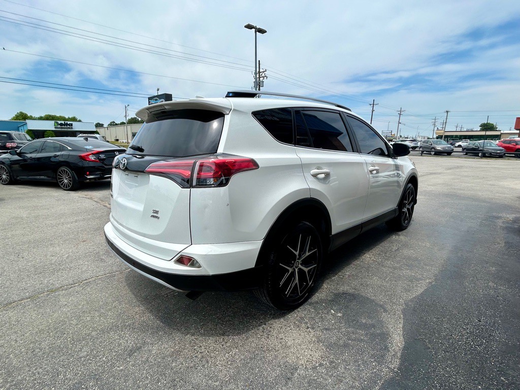 2017 Toyota Rav4 Image 5