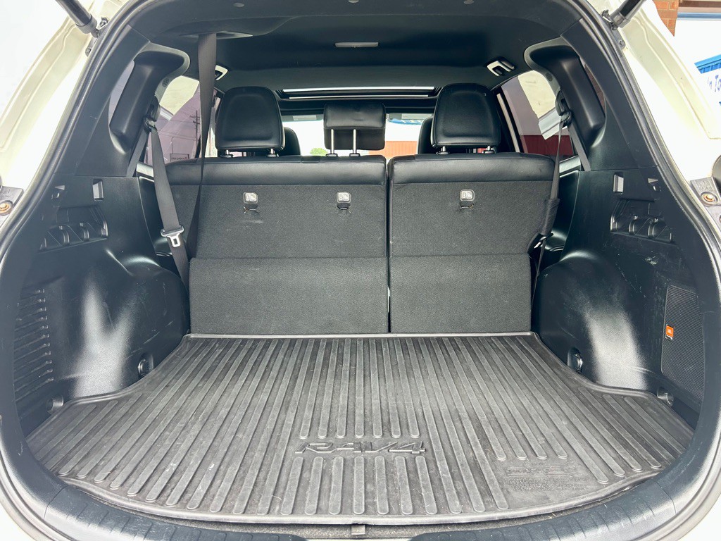 2017 Toyota Rav4 Image 9