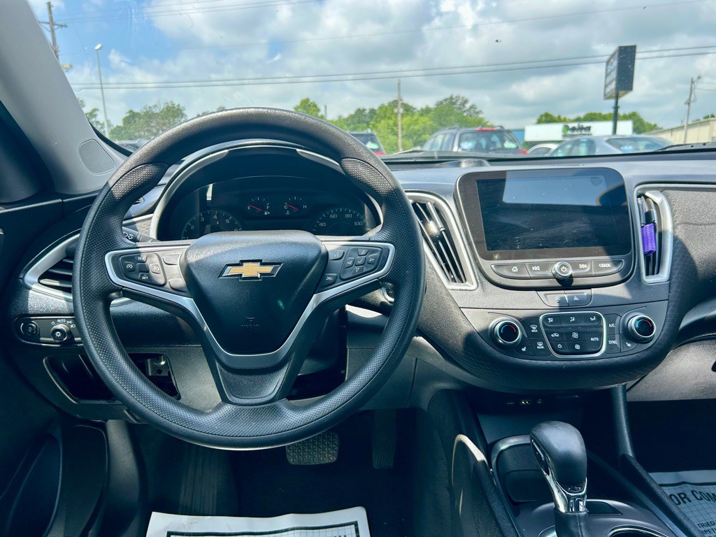 2022 Chevrolet Malibu Image 9