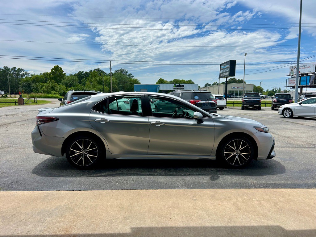 2021 Toyota Camry Image 4