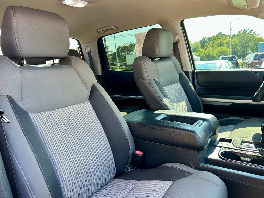 2017 Toyota Tundra Image 8