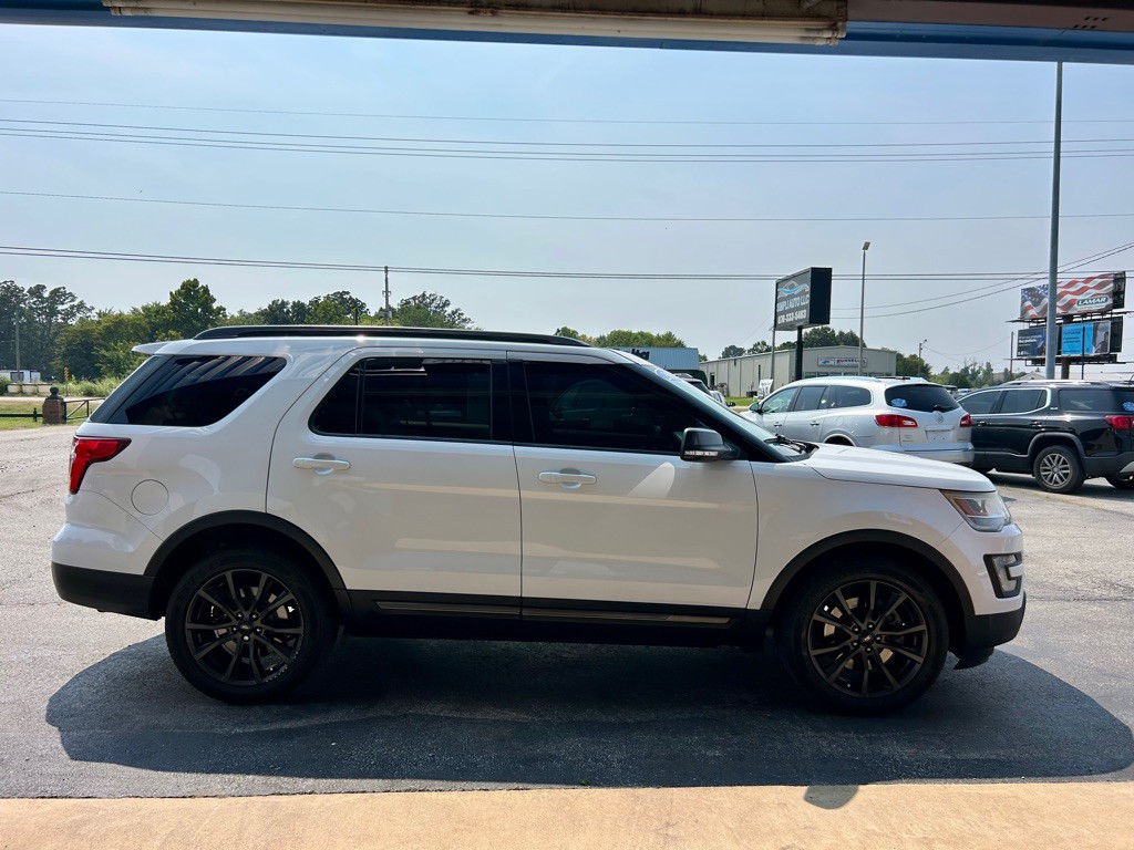 2017 Ford Explorer Image 4