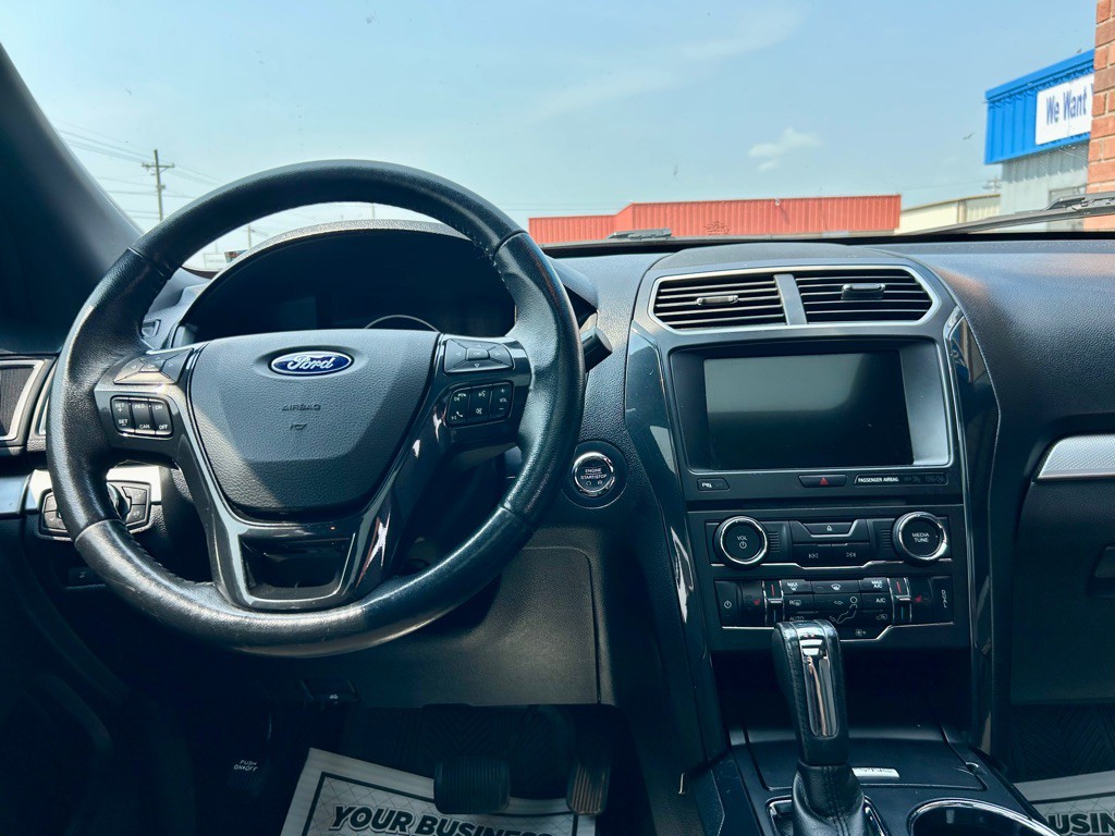 2017 Ford Explorer Image 7