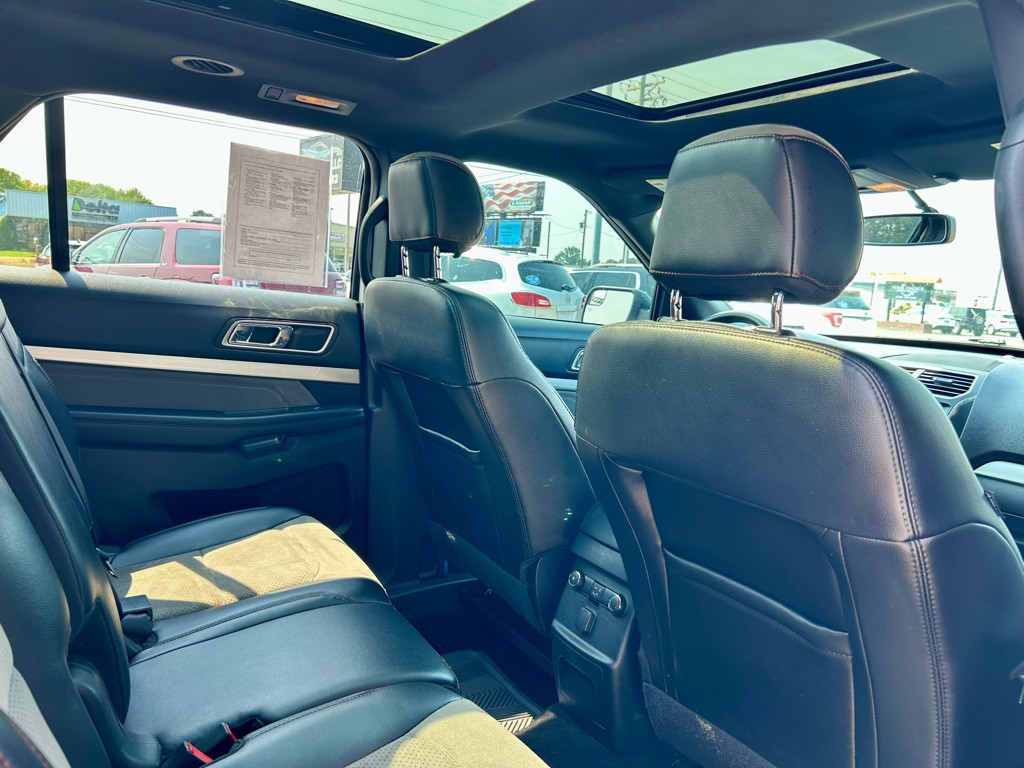 2017 Ford Explorer Image 9