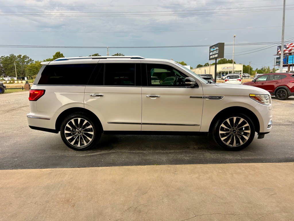 2018 Lincoln Navigator Image 4