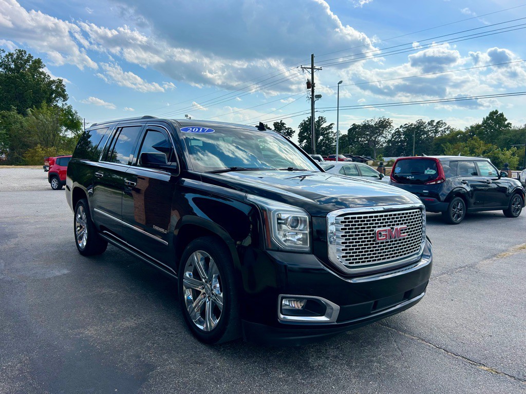 2017 GMC Yukon Image 3