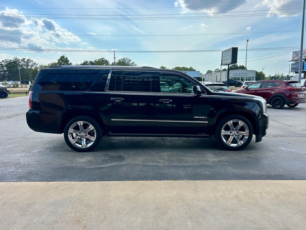 2017 GMC Yukon Image 4