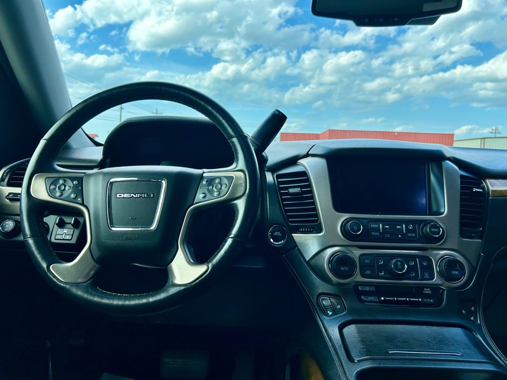 2017 GMC Yukon Image 7