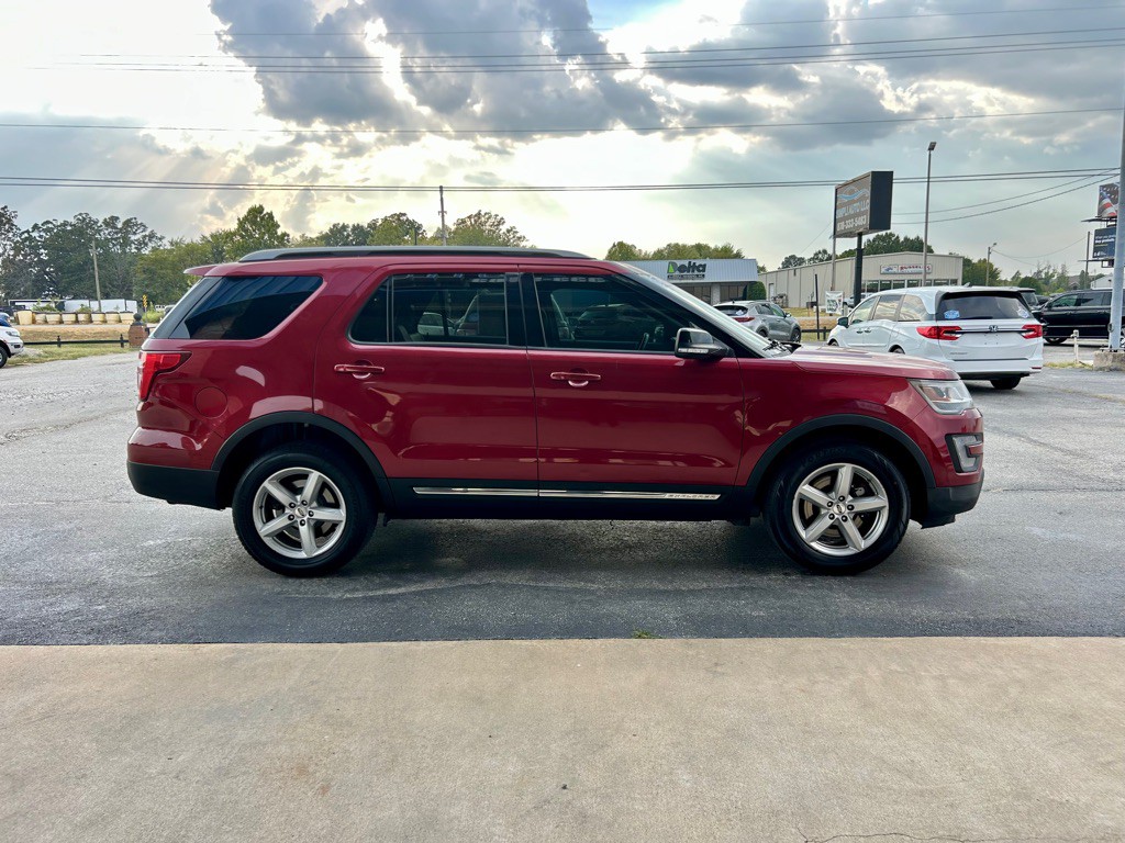 2017 Ford Explorer Image 4