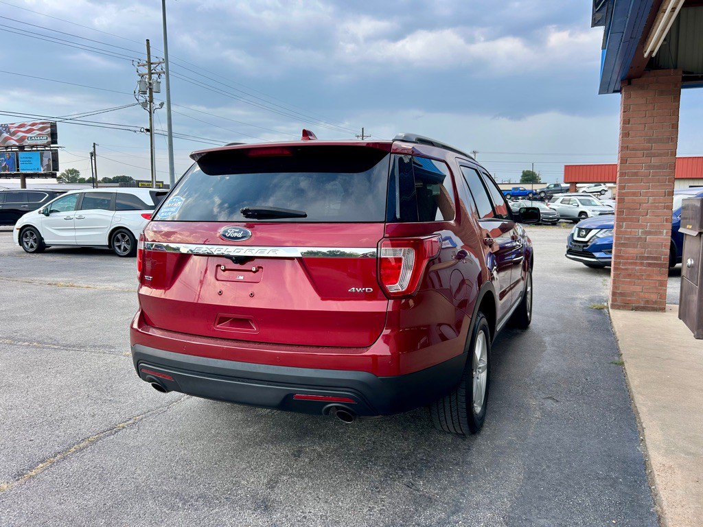 2017 Ford Explorer Image 5