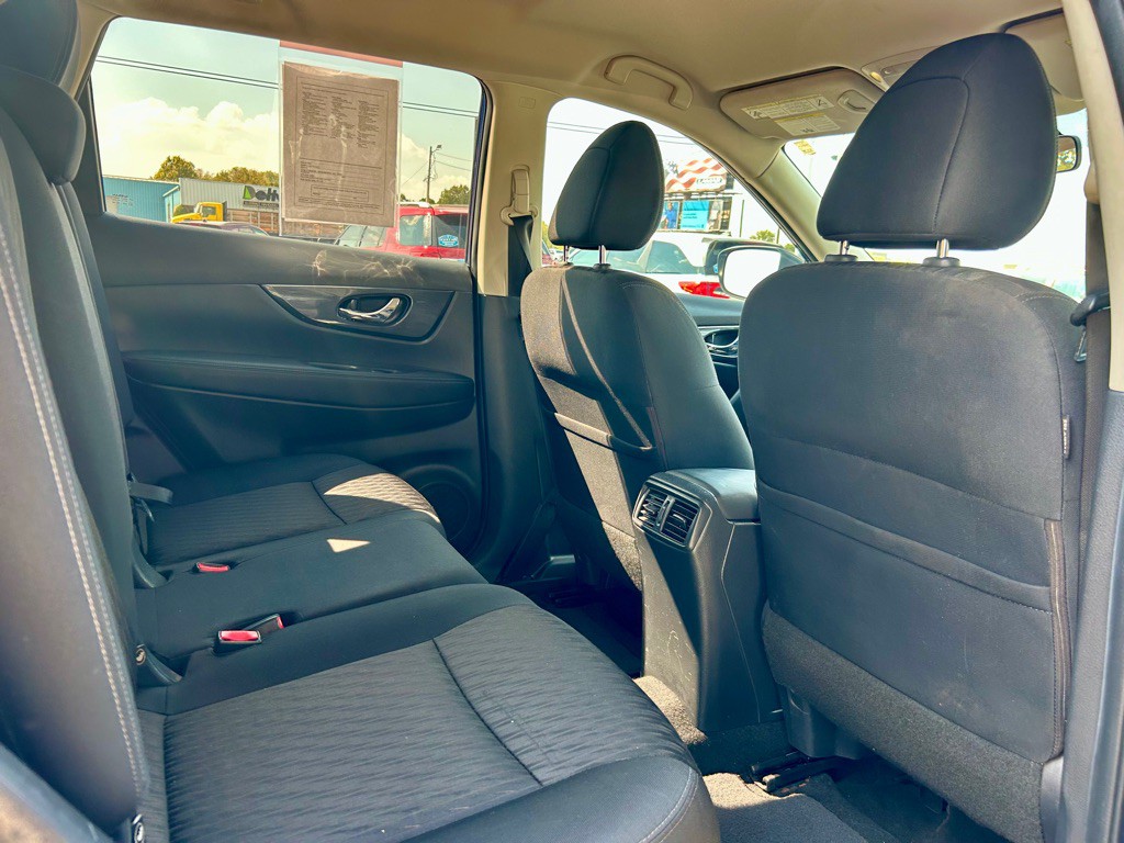 2018 Nissan Rogue Image 9