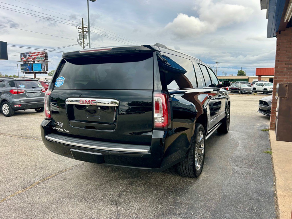 2017 GMC Yukon Image 5