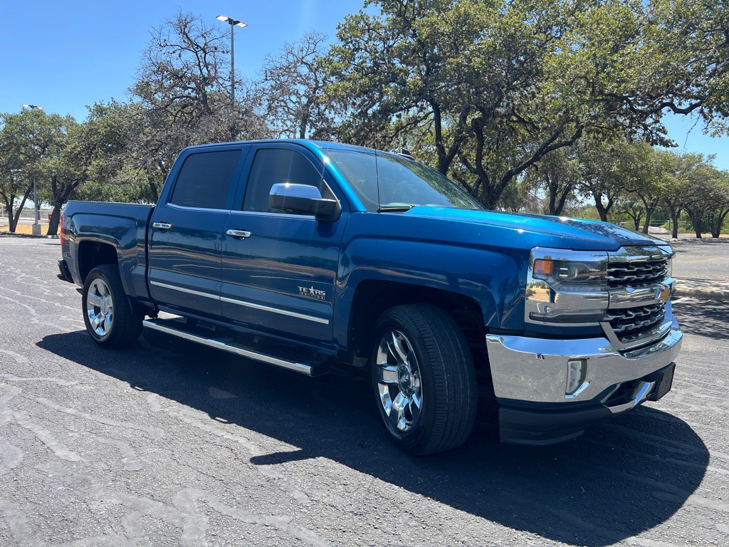 2017 Chevrolet Silverado 1500 Image 2