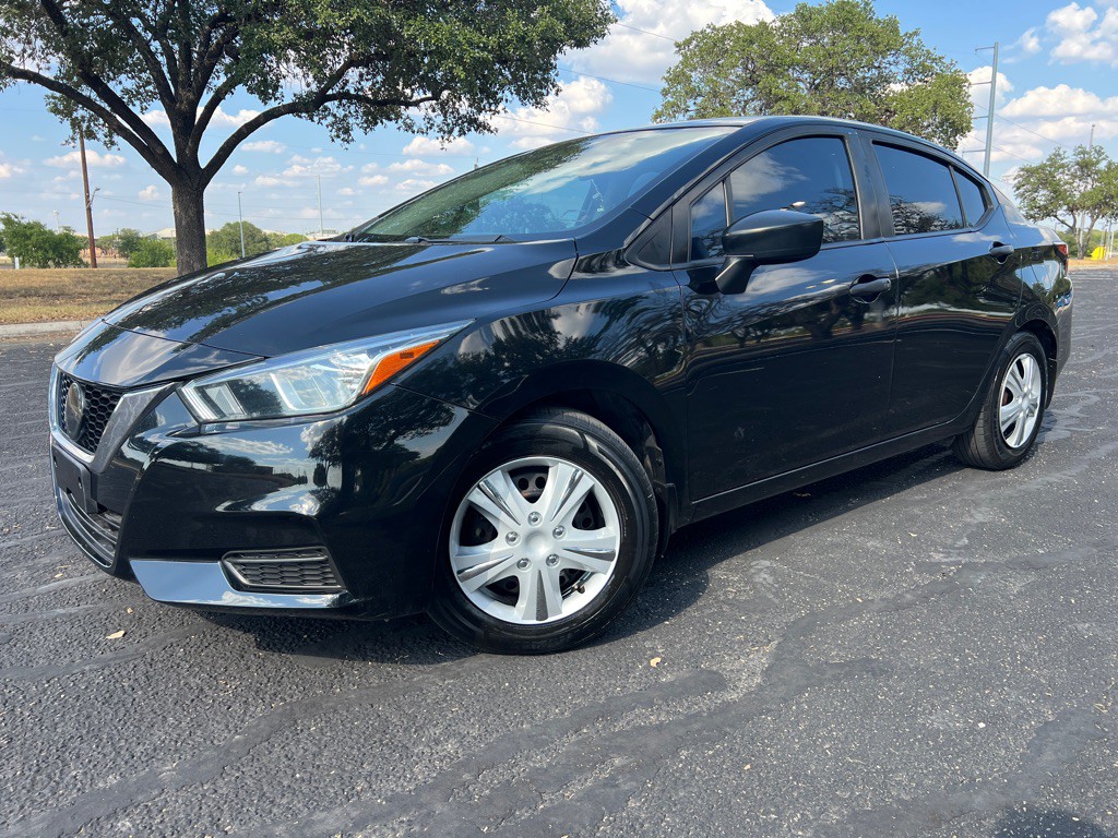 2020 Nissan Versa Image 2