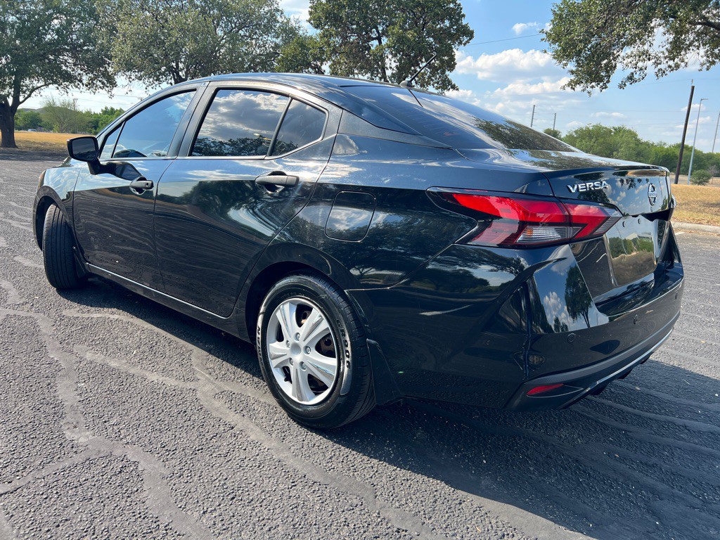 2020 Nissan Versa Image 5