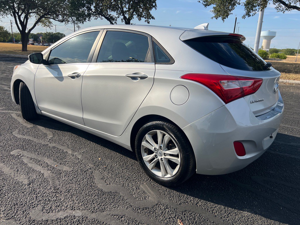 2013 Hyundai Elantra Image 4