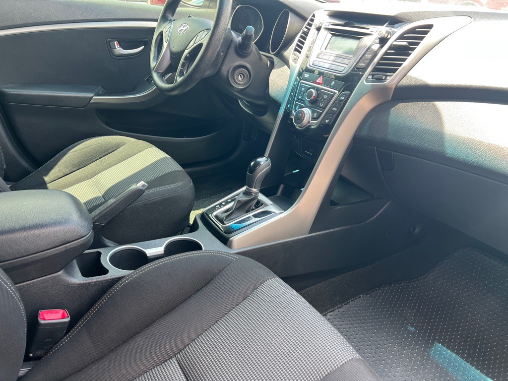 2013 Hyundai Elantra Image 7