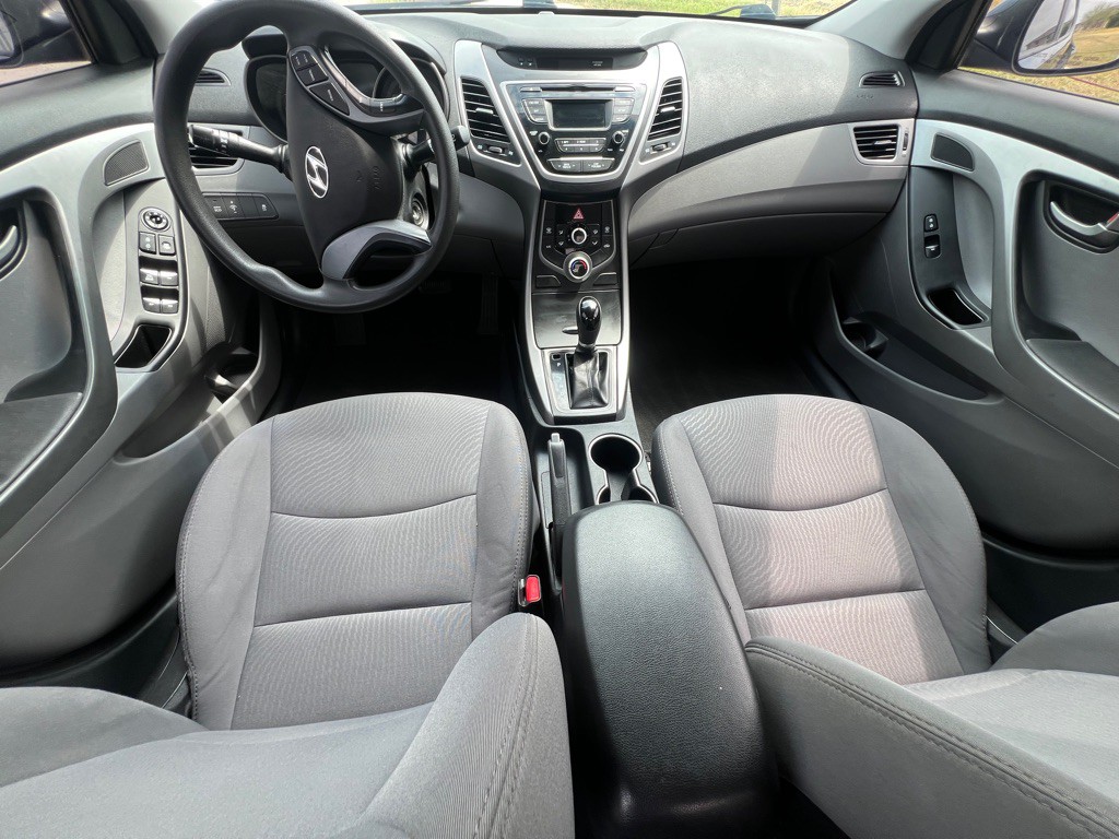 2016 Hyundai Elantra Image 5