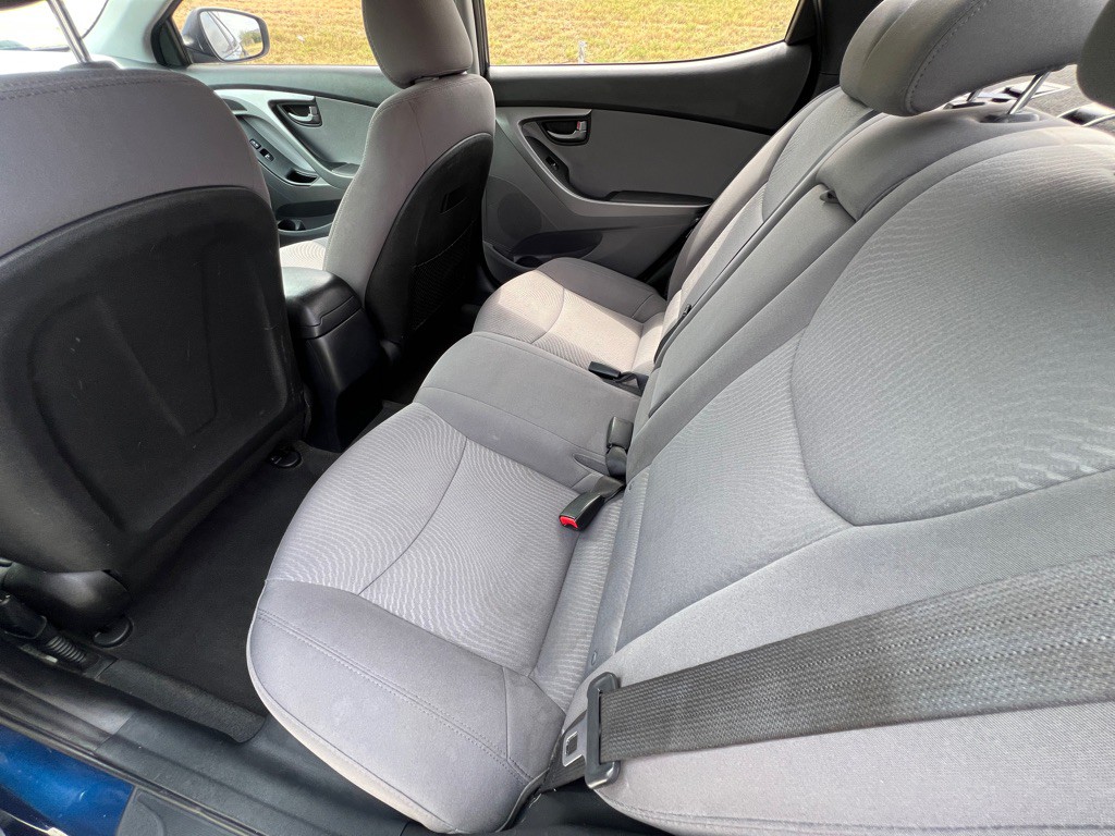2016 Hyundai Elantra Image 8