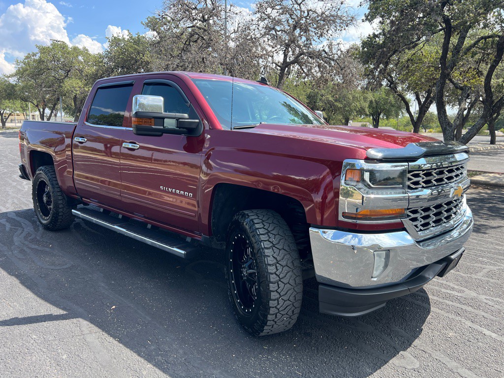 2017 Chevrolet Silverado 1500 Image 2