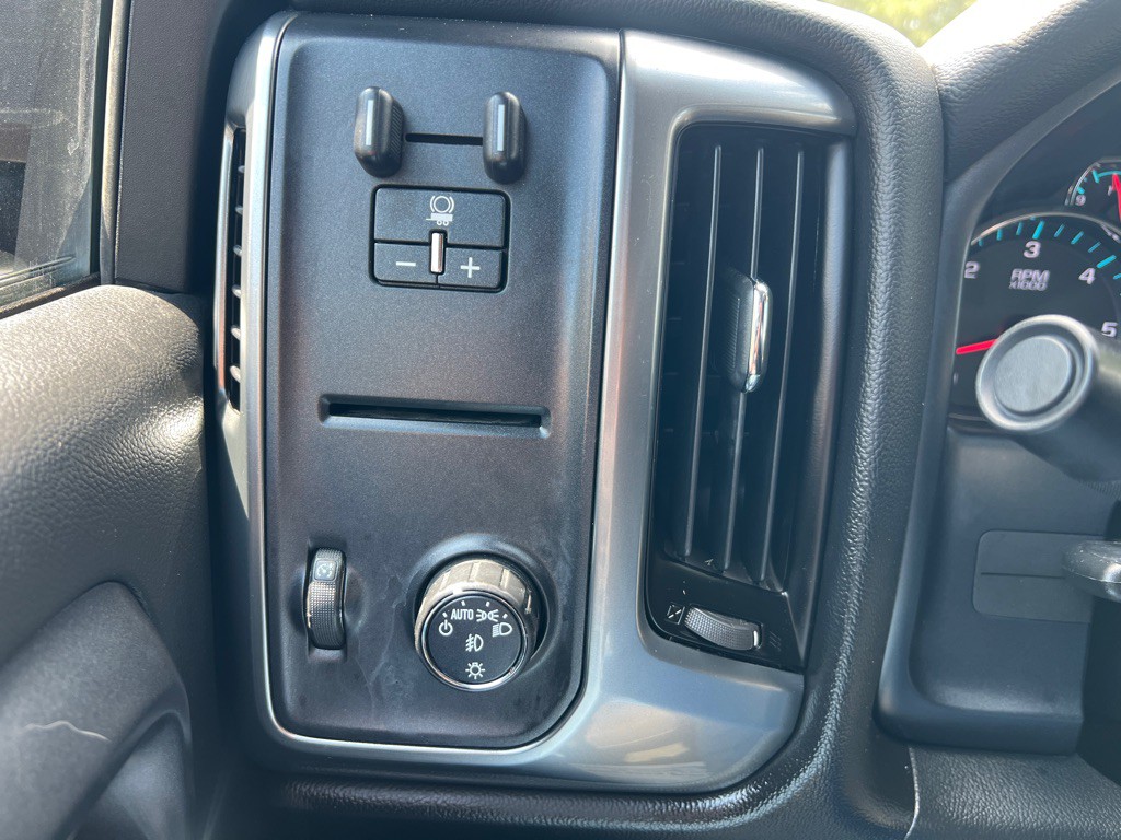 2017 Chevrolet Silverado 1500 Image 8