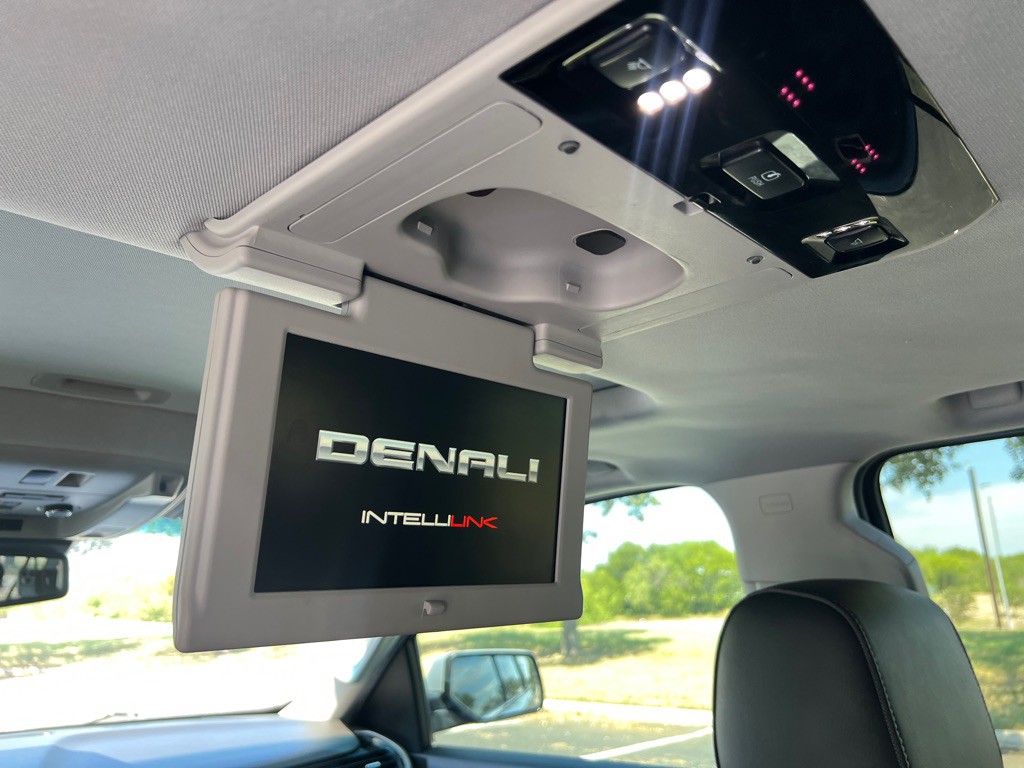 2017 GMC Yukon Image 10