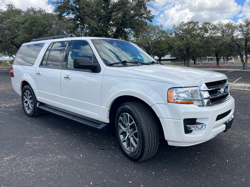 2017 Ford Expedition Image 2