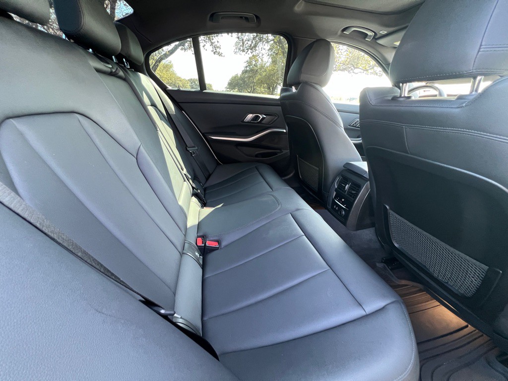 2019 BMW 3 Series Image 9