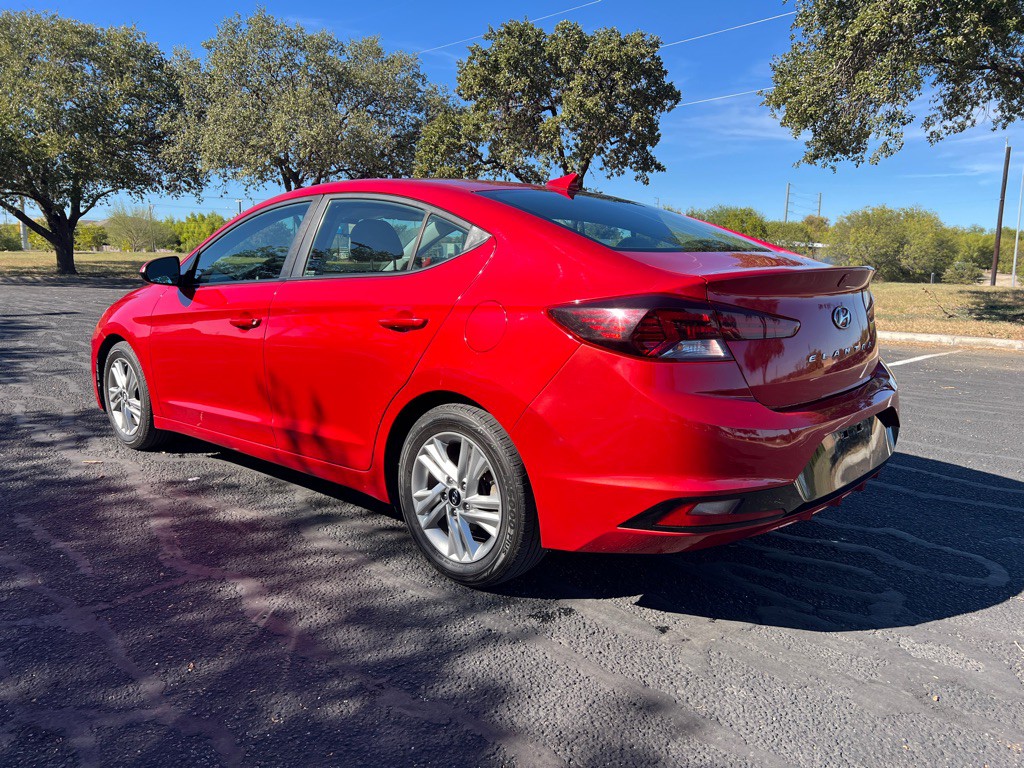 2020 Hyundai Elantra Image 3