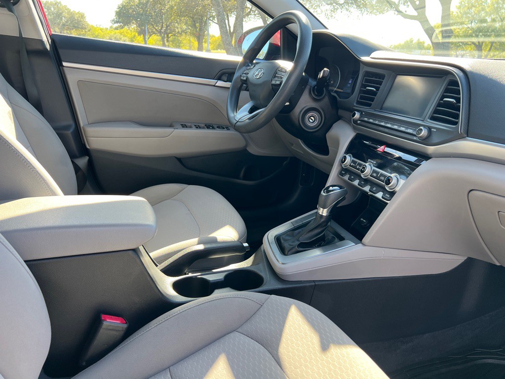 2020 Hyundai Elantra Image 7