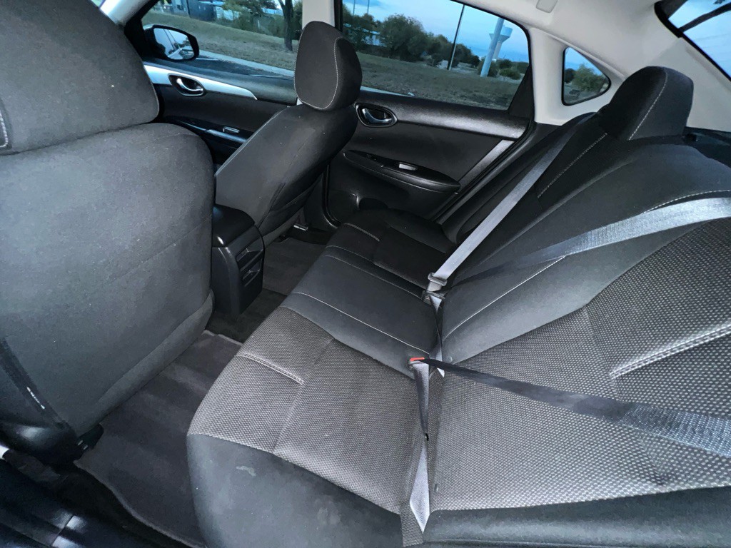 2016 Nissan Sentra Image 6