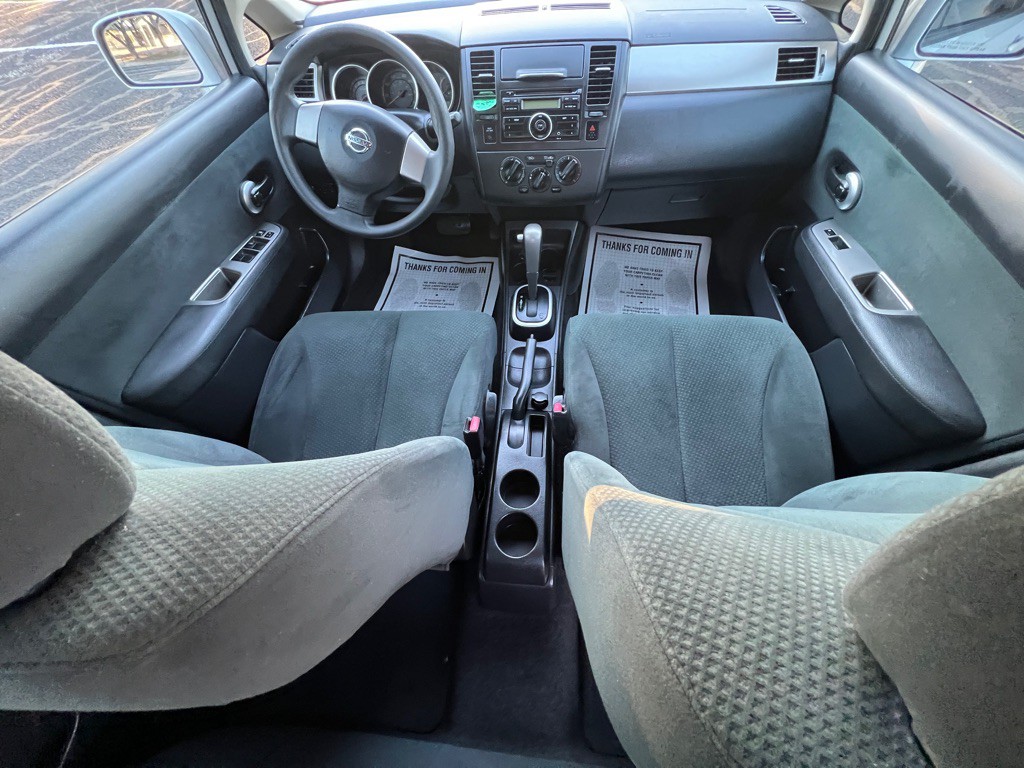 2012 Nissan Versa Image 6